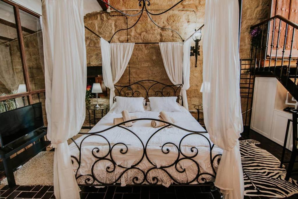 Durmiendo Como Reyes En La Rioja Cihuri Екстериор снимка